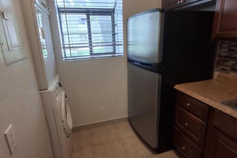 Condo in Pompano Beach, Florida, 2 bedrooms № 2083744 - photo 6