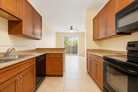 Touwnhouse à vendre à Homestead, Floride: 4 chambres, 214.23 m2 № 2085164 - photo 13