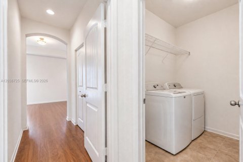 Touwnhouse à vendre à Homestead, Floride: 4 chambres, 214.23 m2 № 2085164 - photo 29
