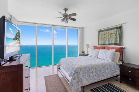 Condominio en alquiler en Sunny Isles Beach, Florida, 2 dormitorios, 148.83 m2 № 1730922 - foto 17