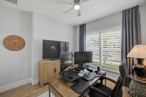 Купить виллу или дом в Порт-Сент-Луси, Флорида 7 комнат, 219.99м2, № 2154730 - фото 17