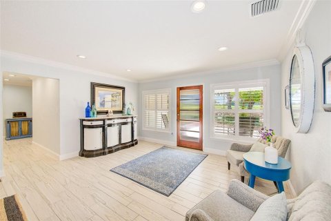 House in Belleair, Florida 3 bedrooms, 212 sq.m. № 1821135 - photo 6