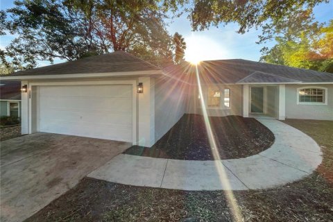 House in Minneola, Florida 3 bedrooms, 146.79 sq.m. № 1915729 - photo 16