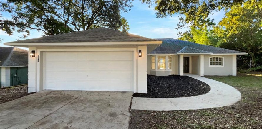 House in Minneola, Florida 3 bedrooms, 146.79 sq.m. № 1915729