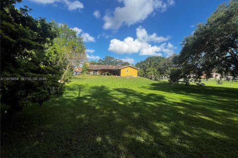 House in Miramar, Florida 4 bedrooms, 189.89 sq.m. № 2062709 - photo 12