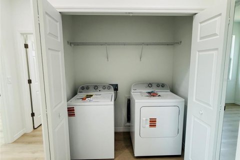 Appartement à louer à Poinciana, Floride: 3 chambres, 826.74 m2 № 2230305 - photo 11