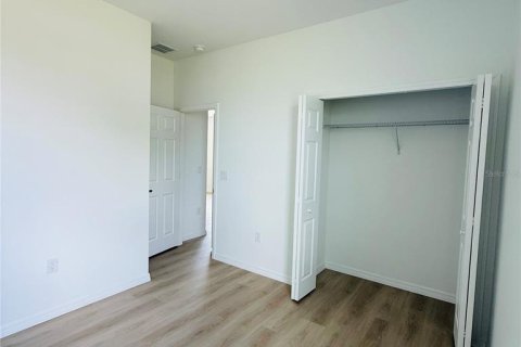 Appartement à louer à Poinciana, Floride: 3 chambres, 826.74 m2 № 2230305 - photo 13