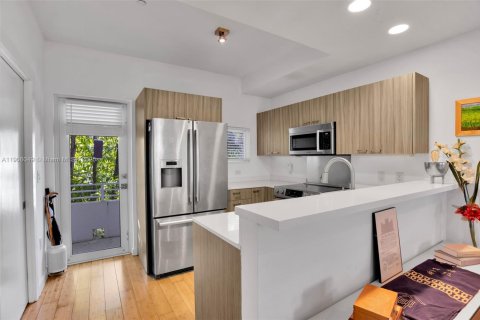 Townhouse in Miami Beach, Florida 2 bedrooms, 104.05 sq.m. № 1965735 - photo 7