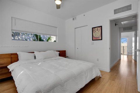 Townhouse in Miami Beach, Florida 2 bedrooms, 104.05 sq.m. № 1965735 - photo 25