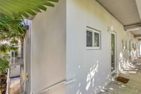 Townhouse in Miami Beach, Florida 2 bedrooms, 104.05 sq.m. № 1965735 - photo 2