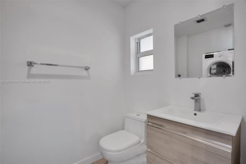 Townhouse in Miami Beach, Florida 2 bedrooms, 104.05 sq.m. № 1965735 - photo 10