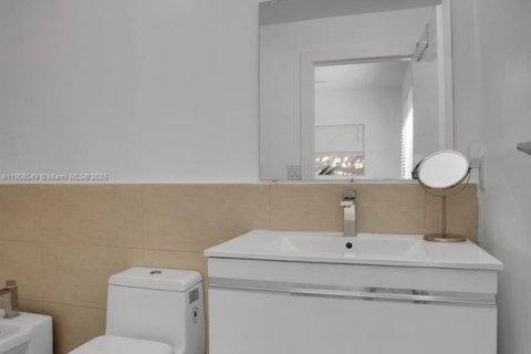 Townhouse in Miami Beach, Florida 2 bedrooms, 104.05 sq.m. № 1965735 - photo 27