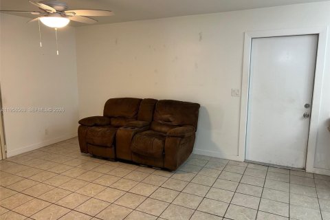 Condo in Fort Lauderdale, Florida, 2 bedrooms № 2010442 - photo 16