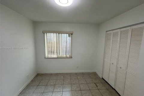 Condo in Fort Lauderdale, Florida, 2 bedrooms № 2010442 - photo 26