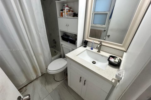 Condo in Fort Lauderdale, Florida, 2 bedrooms № 2010442 - photo 30