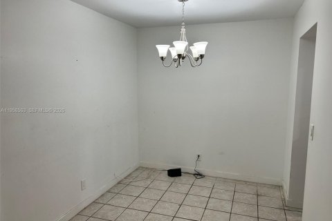 Condo in Fort Lauderdale, Florida, 2 bedrooms № 2010442 - photo 13