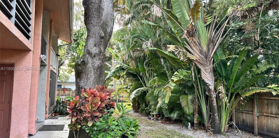 Condo in Fort Lauderdale, Florida, 2 bedrooms № 2010442