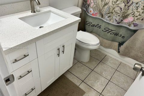 Condo in Fort Lauderdale, Florida, 2 bedrooms № 2010442 - photo 22