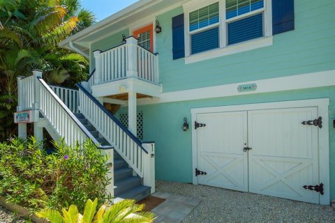 House in Holmes Beach, Florida 2 bedrooms, 69.68 sq.m. № 2108785 - photo 3