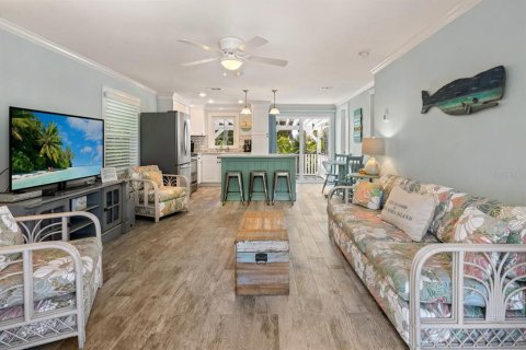 House in Holmes Beach, Florida 2 bedrooms, 69.68 sq.m. № 2108785 - photo 4