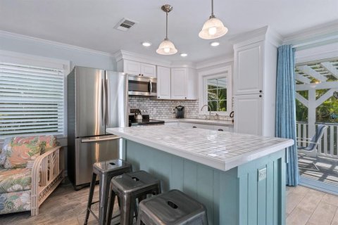 House in Holmes Beach, Florida 2 bedrooms, 69.68 sq.m. № 2108785 - photo 9
