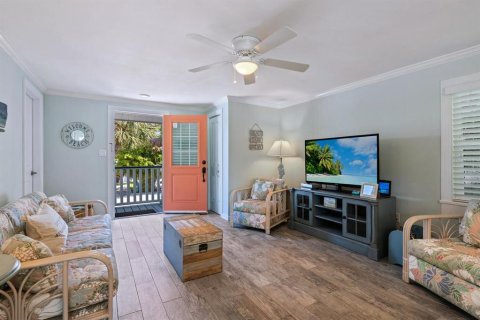 House in Holmes Beach, Florida 2 bedrooms, 69.68 sq.m. № 2108785 - photo 6