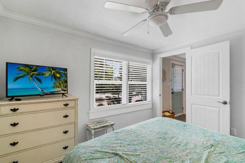 House in Holmes Beach, Florida 2 bedrooms, 69.68 sq.m. № 2108785 - photo 13