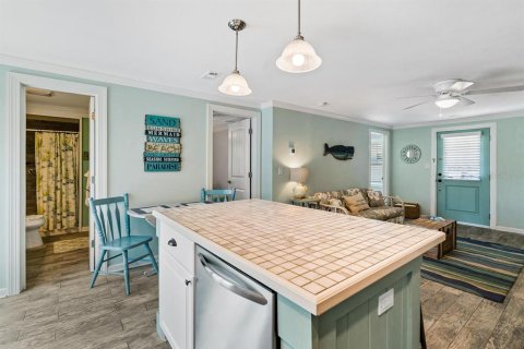 House in Holmes Beach, Florida 2 bedrooms, 69.68 sq.m. № 2108785 - photo 11
