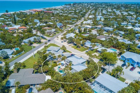 House in Holmes Beach, Florida 2 bedrooms, 69.68 sq.m. № 2108785 - photo 22