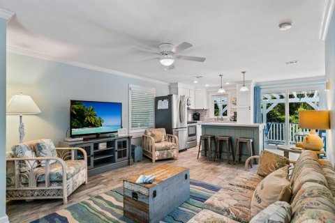 House in Holmes Beach, Florida 2 bedrooms, 69.68 sq.m. № 2108785 - photo 5