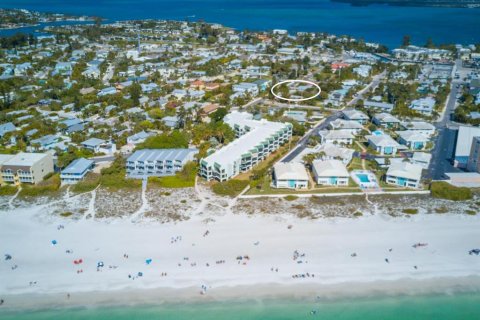 House in Holmes Beach, Florida 2 bedrooms, 69.68 sq.m. № 2108785 - photo 25