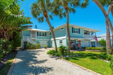 House in Holmes Beach, Florida 2 bedrooms, 69.68 sq.m. № 2108785