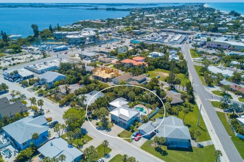 House in Holmes Beach, Florida 2 bedrooms, 69.68 sq.m. № 2108785 - photo 20
