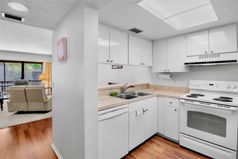 Condominio en venta en Sarasota, Florida, 2 dormitorios, 89.84 m2 № 1618548 - foto 11