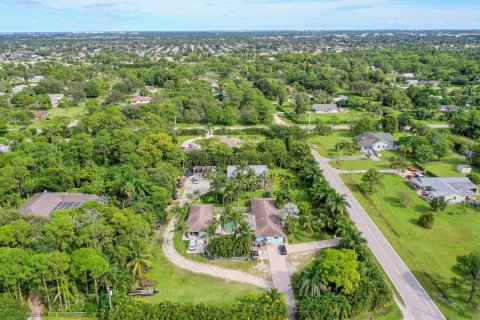House in West Palm Beach, Florida 4 bedrooms, 284.28 sq.m. № 810410 - photo 1