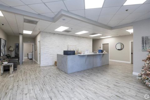 Immobilier commercial à louer à Tampa, Floride: 2168.9 m2 № 2409970 - photo 8