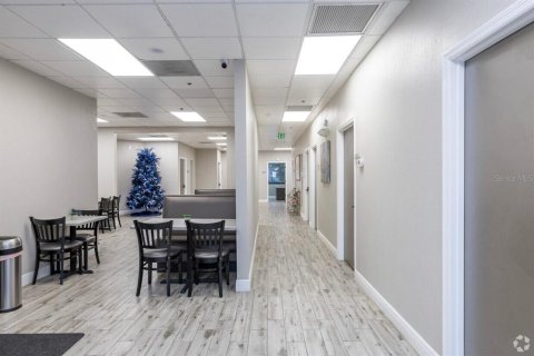 Immobilier commercial à louer à Tampa, Floride: 2168.9 m2 № 2409970 - photo 21