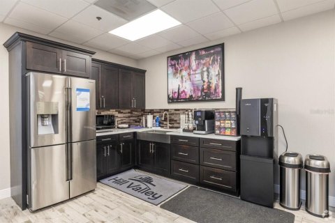 Immobilier commercial à louer à Tampa, Floride: 2168.9 m2 № 2409970 - photo 19