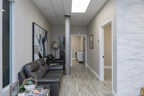 Immobilier commercial à louer à Tampa, Floride: 2168.9 m2 № 2409970 - photo 11