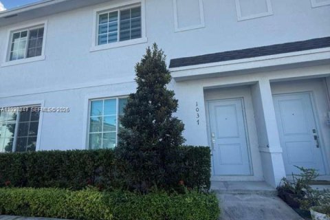 Condo in Florida City, Florida, 3 bedrooms  № 2077935