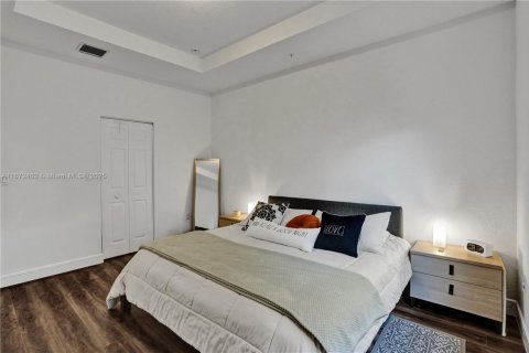 Adosado en venta en Pembroke Pines, Florida, 3 dormitorios, 152.36 m2 № 1929588 - foto 23