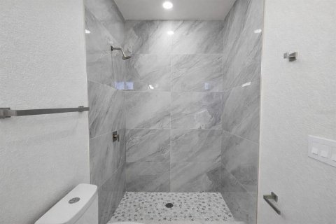 Appartement à louer à Lehigh Acres, Floride: 3 chambres, 111.48 m2 № 2105477 - photo 17