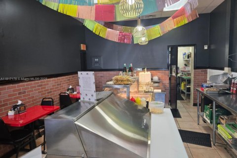 Купить коммерческую недвижимость в Хайалиа, Флорида № 2012157 - фото 12