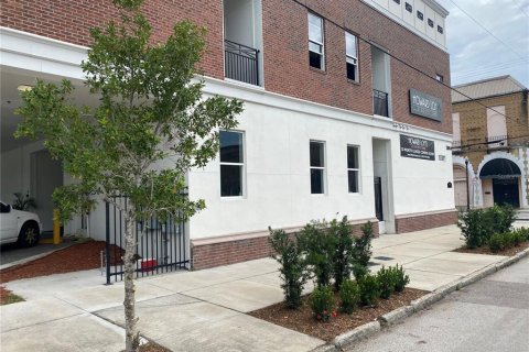 Appartement à Tampa, Floride 6 pièces, 68.65 m2 № 2319071