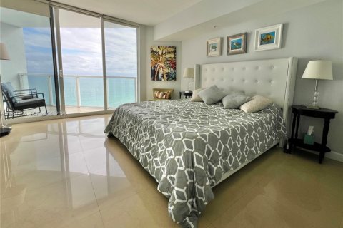 Condominio en alquiler en Sunny Isles Beach, Florida, 2 dormitorios, 117.61 m2 № 2054727 - foto 10