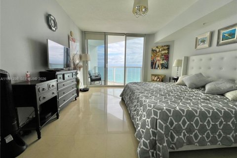 Condominio en alquiler en Sunny Isles Beach, Florida, 2 dormitorios, 117.61 m2 № 2054727 - foto 11