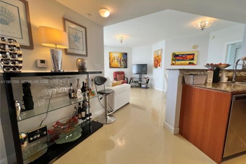Condominio en alquiler en Sunny Isles Beach, Florida, 2 dormitorios, 117.61 m2 № 2054727 - foto 9