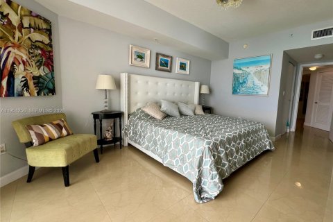Condominio en alquiler en Sunny Isles Beach, Florida, 2 dormitorios, 117.61 m2 № 2054727 - foto 13