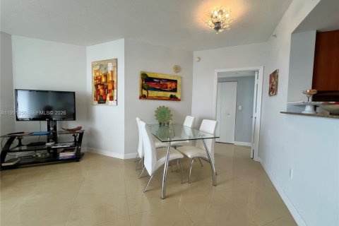 Condominio en alquiler en Sunny Isles Beach, Florida, 2 dormitorios, 117.61 m2 № 2054727 - foto 4