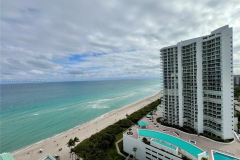 Condominio en Sunny Isles Beach, Florida, 2 dormitorios  № 2054727
